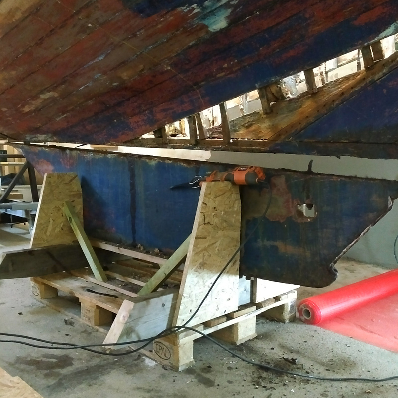1000kg cast iron keel about to be removed :: Ballastkiel abgesägt